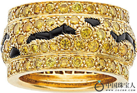 卡地亚彩色钻石配黑色缟玛瑙金戒指（成交价：16,875美金）