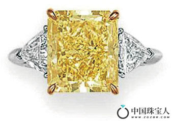 蒂芙尼彩色钻石配钻石戒指（成交价：118,750美金）