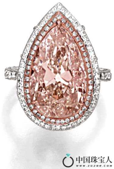 淡彩粉棕色钻石配钻石戒指（成交价：4,600,000港币）