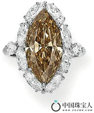 彩色钻石配钻石戒指（成交价：75,000美金）