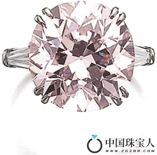全美淡粉色钻石戒指（成交价：3,525,000瑞士法郎）