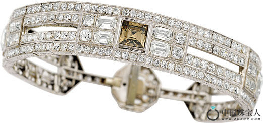 装饰艺术风格彩色钻石配钻石铂金手链（成交价：21,250美金）