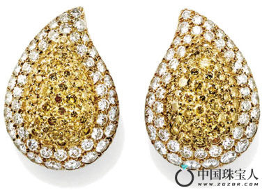 梵克雅宝彩钻配钻石耳环（成交价：32,500欧元）